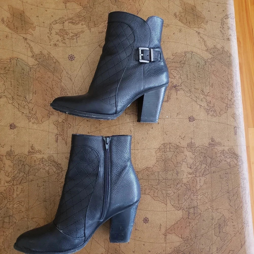 *LEATHER Booties,  Size 8, Black - Picture 3 of 12